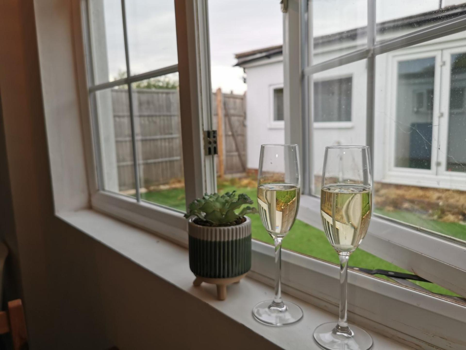Cosy Studio In Havant! Near A3 And Staunton Country Park ภายนอก รูปภาพ
